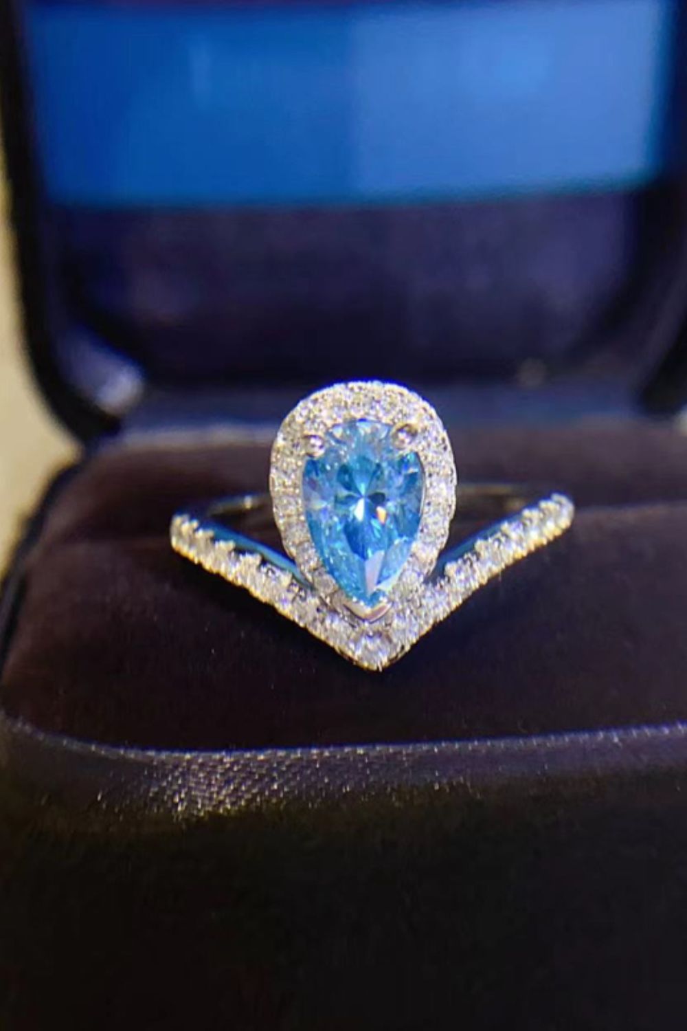 Sky Blue Moissanite Pear Shape Ring (1 ct. t.w.)