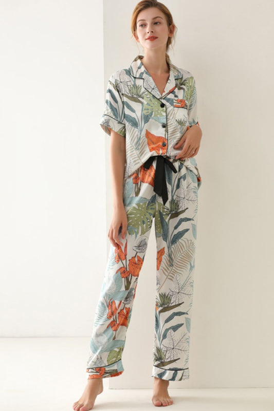 Conjunto de pijama con pantalón y top abotonado con estampado botánico