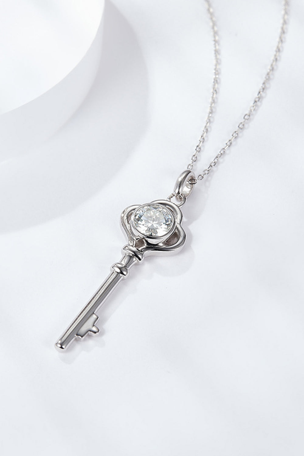 925 Sterling Silver Key Pendant Moissanite Necklace (1 ct. t.w.)