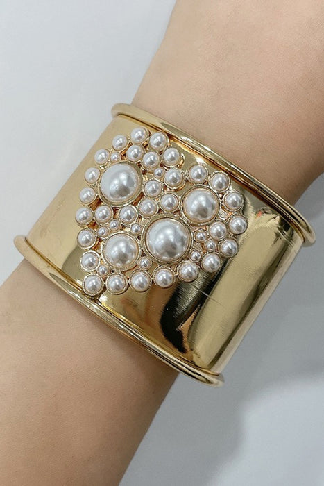 Bracelet Cuff with Pearl Heart Detail